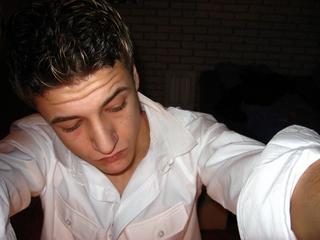 BennyBoy ist br�nett, m�nnlich,  homosexuell und teilrasiert