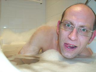 mikek sagt von sich: Ich bin Mike, habe ein gutes Alter, bin sehr humorvoll und chatte gerne!

Willst du mehr �ber mich erfahren? Dann besuche mich einfach im Chat!

Zeige auch mehr, lass dich �beraschen. Wir werden viel Spa� haben.