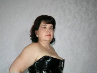 Die Livecam von Herrin Djamila bietet Fesselspiele, Fetisch, Lack und Leder, Outdoor, Rollenspiele, SM-Sex, Spanking, Wachs-Spiele, Live-Dates im Sexchat