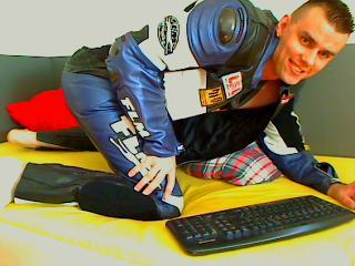 MARTIN4YOU sagt von sich: Geiler Typ erf�llt Dir Deine geheimsten Sexfantasien - ohne Tabus!