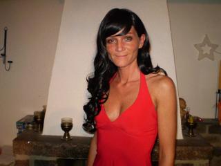 Die Livecam von HOT-leoni-Show bietet Oralsex, Sexspielzeug, Voyeurismus im Sexchat