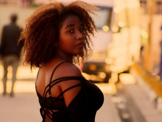 Die Livecam von BlackCamille bietet Devot, Dominant, Fetisch, Schlucken, Tattoos im Sexchat