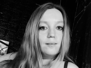 Arietty sagt von sich: Hallo, ich bin ein ungarisches M�dchen und ich mag viele Dinge ^^ Lass uns Freunde sein und gemeinsam Spa� haben, Ihr sexuelles Verlangen wird nicht nur mit mir erf�llt, sondern ich werde auch Ihr Freund sein