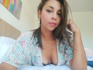 BrandiiPrice sagt von sich: Ich bin eine wunderschne Latina-Frau, kokett und frhlich. Ich warte auf dich

Lassen Sie sich von meinen Reizen berraschen und genieen Sie jeden Moment mit mir, Sie werden es lieben zu sehen, wie ich mich der Leidenschaft und Lust hingebe...