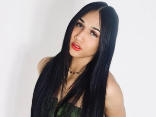NikinaAndra TS ist schwarz, Transvestit,  bisexuell und vollrasiert