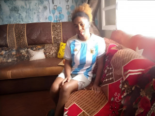 Die Livecam von bellemiahXx bietet Devot, Natursekt, Piercing, SM-Sex, Voyeurismus im Sexchat