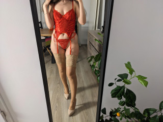 FetishhGoddess ist braun, weiblich,  bisexuell und vollrasiert