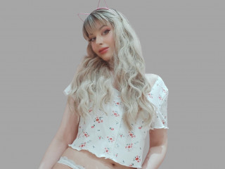 ChloeKiss sagt von sich: Manchmal bin ich gerne schchtern und manchmal sehr pervers. Ich wrde dich gerne kennenlernen.