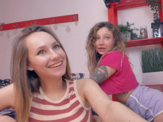 HotCaramelsTv sagt von sich: Wunderschnes Paar, komm zu uns und lass dich von uns in die bunte Welt deiner Fantasien entfhren!