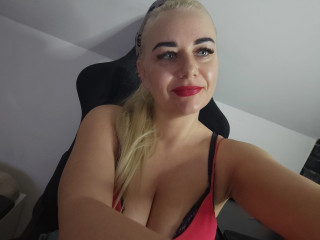 Die Livecam von HornyVicky bietet Anal-Sex, Dominant, Exhibitionismus, Lack und Leder, Oralsex, Outdoor, Rollenspiele, Schlucken, Spanking, Live-Dates im Sexchat