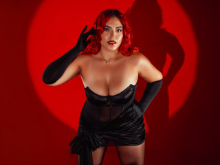 CynthiaDesire ist br�nett, weiblich,  bisexuell und teilrasiert