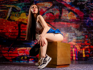 GabyMendez ist schwarz, weiblich,  bisexuell und vollrasiert