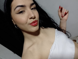 SophieTayllor - Ich bin ein wunderschnes, kokettes und frhliches Latina-Mdchen und warte auf dich. - live,chat,