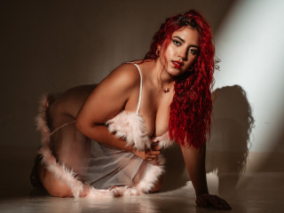 Die Livecam von CynthiaDesire bietet Anal-Sex, Devot, Fesselspiele, Gangbang, Oralsex, Outdoor, Rollenspiele, Sexspielzeug, Swinger, Live-Dates im Sexchat