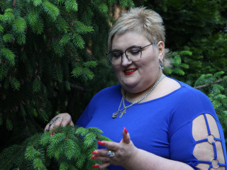 SVETLANA - Ich liebe gesellige und gro�z�gige Menschen - live,chat,