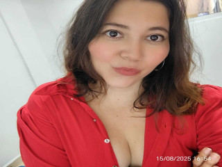 andres ist blond, weiblich,  heterosexuell und vollrasiert