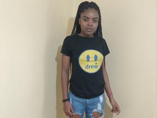 Juliaa - Hallo, ich bin ein schlankes, zierliches Mdchen und freue mich, auf Ihrer Plattform zu sein - live,chat,