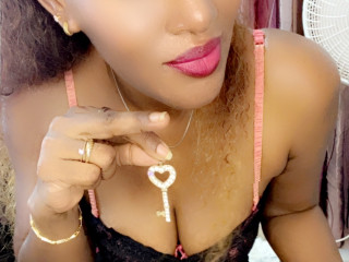 Miss Anna sagt von sich: Treten Sie ein in das dominante Reich der Begierde, wo organische Leidenschaft auf sensationelle Kontrolle trifft. Beachten Sie, dass hier nichts inszeniert ist, alles echt, unverflscht und unwiderstehlich dominant ist ? jede Stimmung, jede Fantasie, jede Rolle wird ausgelebt. Sie sollten neugierig