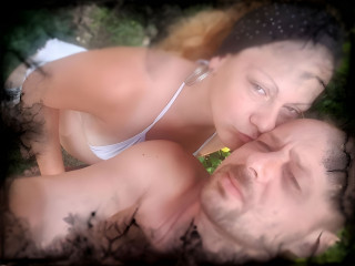 VickyMike ist blond, Paar,  heterosexuell und vollrasiert