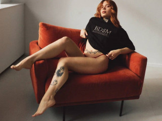 KayaMiller sagt von sich: Hallo, ich bin hier, um mich in erster Linie auszudrcken. Auerdem bin ich fr jeden erdenklichen Spa zu haben.