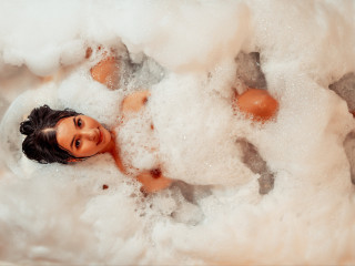 Die Livecam von BridgetteBri bietet Anal-Sex, Devot, Exhibitionismus, Fetisch, Oralsex, Rollenspiele, Sexspielzeug, Spanking, Voyeurismus, Live-Dates im Sexchat