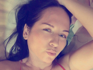 Die Livecam von Lustful Woman bietet Exhibitionismus, Gruppensex, Oralsex, Pornographie, Voyeurismus im Sexchat