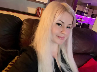 CrystallEyess sagt von sich: Viel Vergn�gen in der Gesellschaft einer eleganten Dame mit einem frechen Sinn. Ich kann dabei unglaubliche Orga**en erleben! Hoffentlich kannst du da mithalten.