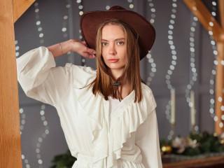 Die Livecam von AnnaSweet bietet Dominant, Fesselspiele, Fetisch, Lack und Leder, Spanking im Sexchat