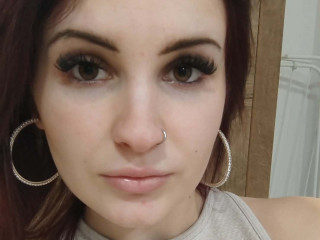 creambaby ist braun, weiblich,  bisexuell und vollrasiert