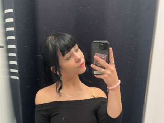 Ellediane sagt von sich: Ich liebe es zu tanzen und meine Br�ste zu ber�hren... du willst meine Brustwarzen k�ssen?