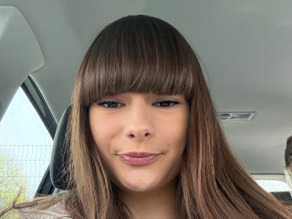 Alinya - Willkommen in meinem Zimmer, Liebling. Lass uns etwas f�r Erwachsene machen. - live,chat,