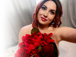 mystischLea69 ist braun, weiblich,  bisexuell und vollrasiert