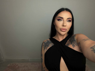 BustyRaven - Weiche Kurven, versaute Gedanken - live,chat,