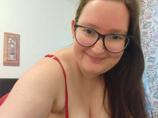 LeaMichel69 sagt von sich: Junge Frau mit den Kurven und echten XXL Ti**en. Sexuell bin ich sehr neugierig und bin sehr gespannt, was mich hier erwartet:)