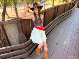 SweetCookies sagt von sich: Flirten, kluge M�nner, interessante Gespr�che, teure Geschenke - ich suche Kontakte und freche Spiele.