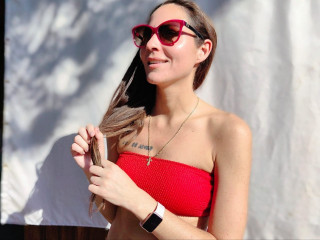 missKinney - Ich bin ein freundliches, lebhaftes und bezauberndes M�dchen. Ich kn�pfe gerne neue Kontakte - live,chat,
