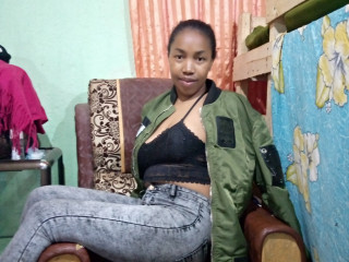 bellemiahXx ist br�nett, weiblich,  bisexuell und vollrasiert
