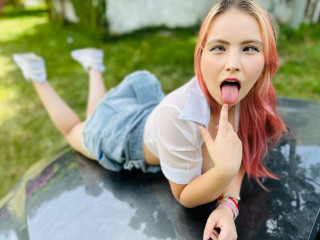 SabrinaKitty ist blond, weiblich,  bisexuell und vollrasiert