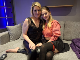 Die Livecam von Melly und Nora bietet Anal-Sex, Dominant, Exhibitionismus, Outdoor, Swinger, Tattoos im Sexchat