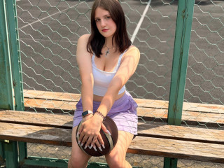 Pollyannaq sagt von sich: Ich bin ein romantisches M�dchen mit sch�chternen Tr�umen und Hoffnungen. Eines Tages werde ich vielleicht New York besuchen, wundersch�ne Abenteuer erleben und den richtigen Mann finden!
