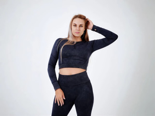 NikePretty sagt von sich: Ich bin immer bereit, mich einem echten Gentleman zu �ffnen, der wei�, wie man einer Frau Komplimente macht und sich um sie k�mmert.